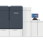 Impressora de produção Xerox® Iridesse® Vista frontal da impressora